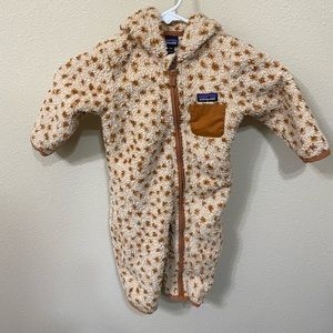 Patagonia furry friends baby bunting size 12/18 months